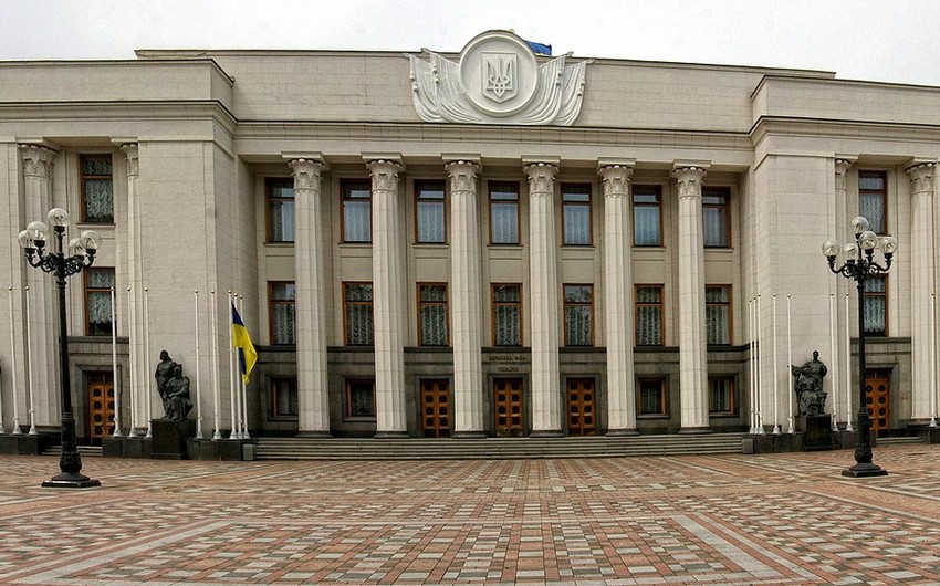​Ukrayna parlamenti xarici qoşunların ölkəyə buraxılmasına dair qanunu təsdiq edib