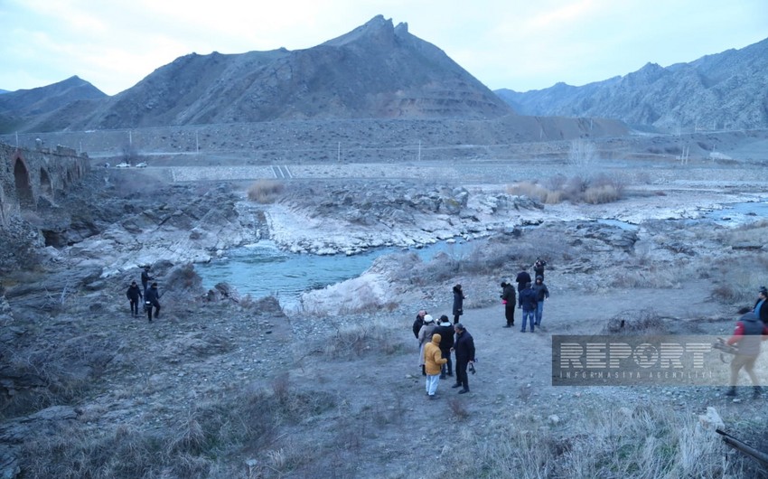 International travelers from 12 countries visit Khudafarin bridge