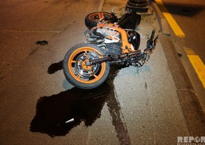В Агстафе мотоциклист пострадал в аварии