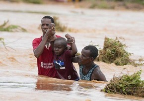 Heavy rainfall in East Africa forces thousands of refugees from their homes