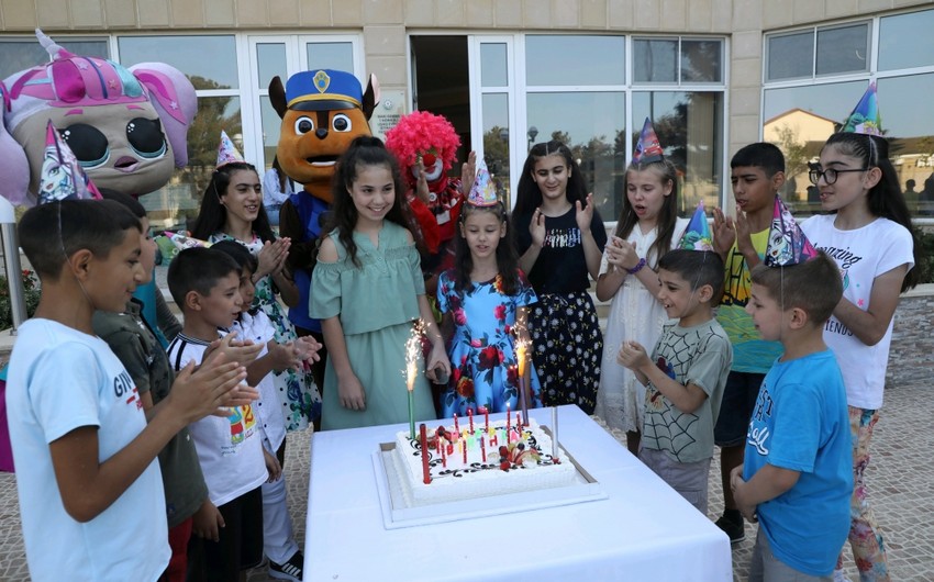 Фонд Гейдара Алиева организовал развлекательную программу для воспитанников детских домов и пожилых