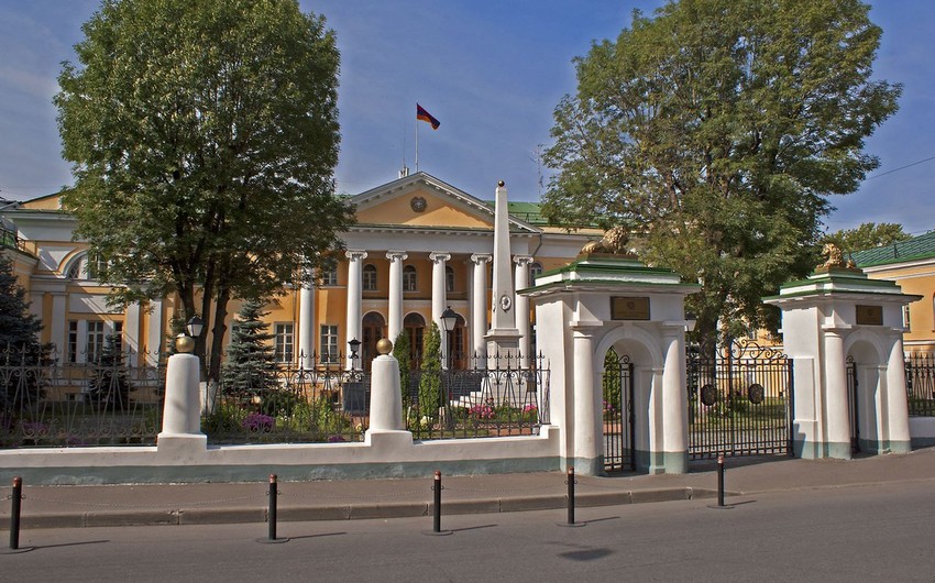 Armenian Embassy in Russia surrounded by police 