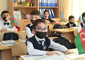В Баку возобновлены очные занятия в двух закрытых из-за коронавируса школах