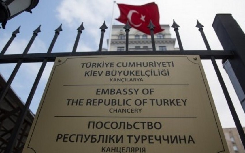 Türkiyə səfirliyi yenidən Kiyevdə fəaliyyətini bərpa edib