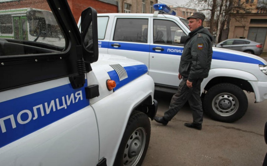 Мужчина в Москве дважды напал с шашкой на семью азербайджанцев