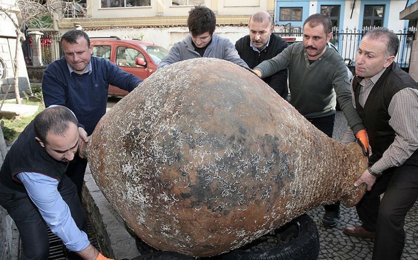 ​В сети турецких рыбаков попала 300 кг античная ваза