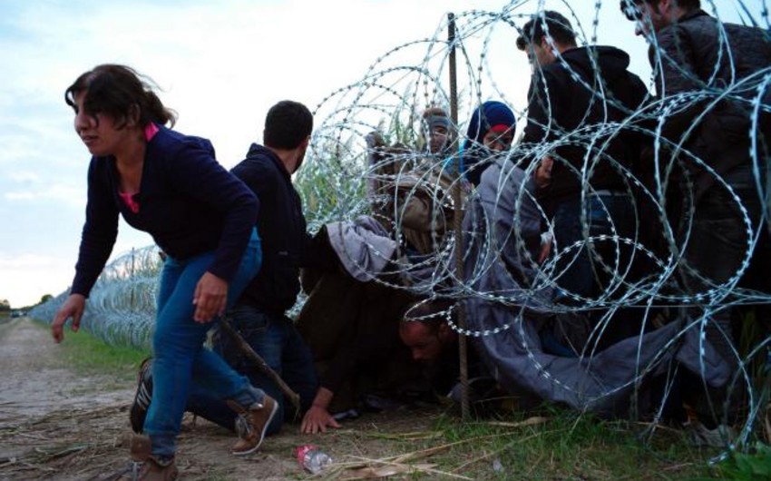 ​Власти Венгрии организуют мобильные суды для беженцев-нарушителей