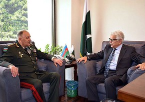 Azerbaijan’s Chief of General Staff meets with Federal Minister for Defence of Pakistan 
