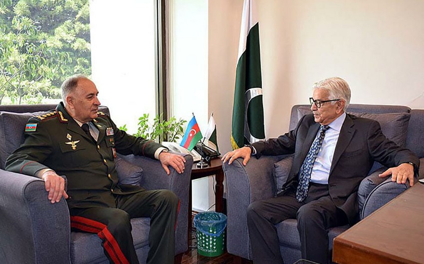 Azerbaijan’s Chief of General Staff meets with Federal Minister for Defence of Pakistan 