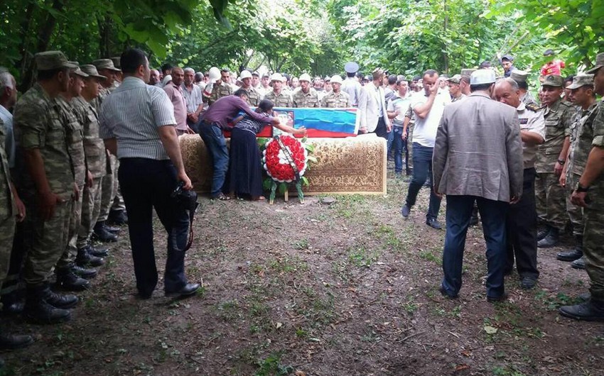 Похоронен погибший азербайджанский солдат - ФОТО