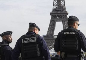 New Zealand diplomat robbed in Paris