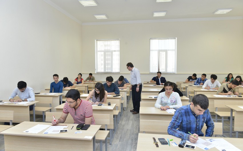 ​Британские специалисты принимают экзамены в Бакинской высшей школе нефти