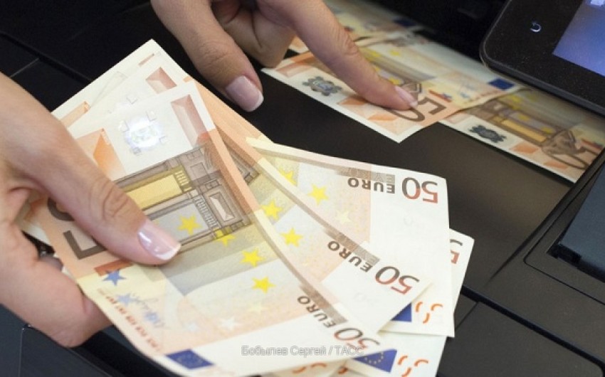 Report: Decline of euro and UK pound will continue