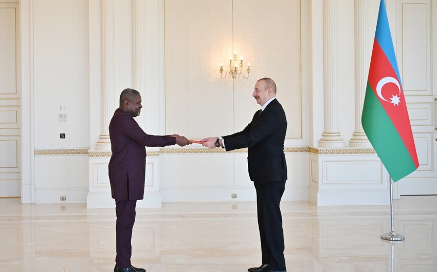 Ilham Aliyev accepts credentials of incoming ambassador of Angola