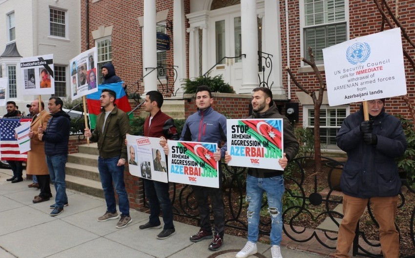 Azerbaijanis stage protest outside Armenian Embassy in Washington