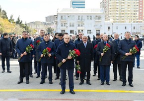 Руководство министерства экономики посетило памятник жертвам Ходжалинского геноцида