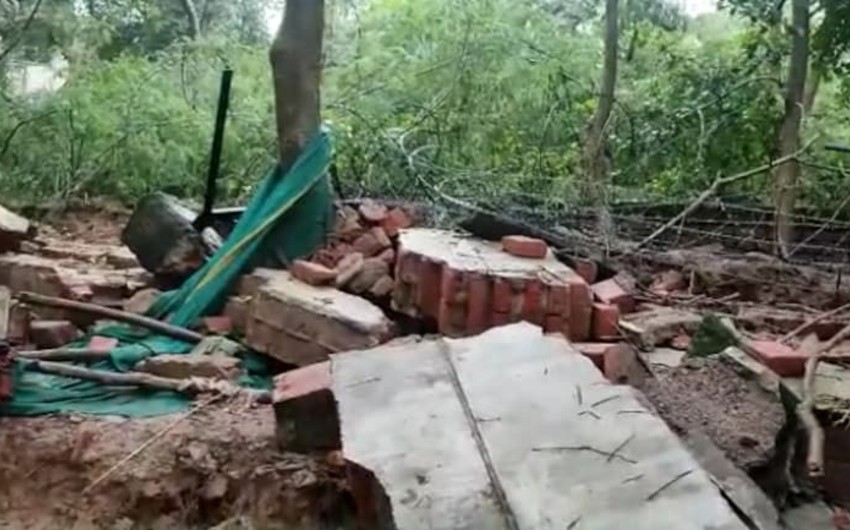 В Индии погибли девять человек при обрушении стены дома