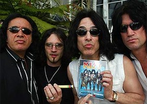 Search warrant served at home of Kiss bassist Gene Simmons