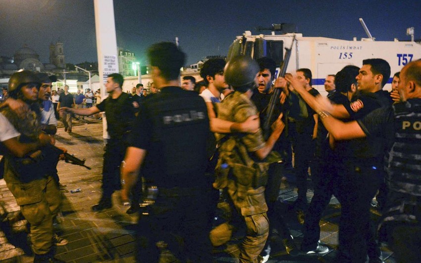 ​В результате попытки военного переворота в Турции 240 человек стали шехидами