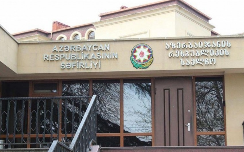 Azerbaijani embassy in Tbilisi opens book of condolences for plane crash victims