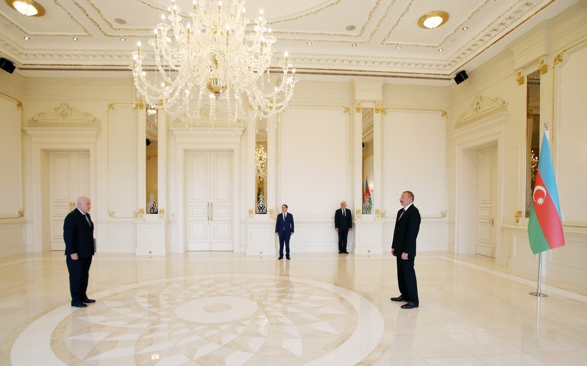 President Ilham Aliyev receives credentials of two incoming ambassadors
