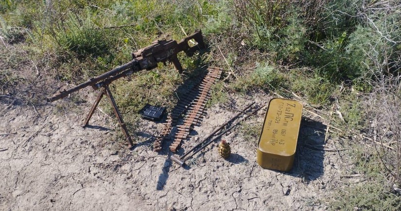 В Зардабе в водном канале нашли гранату и пулемет