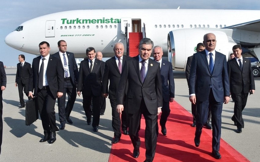 Turkmenistan President arrives in Azerbaijan