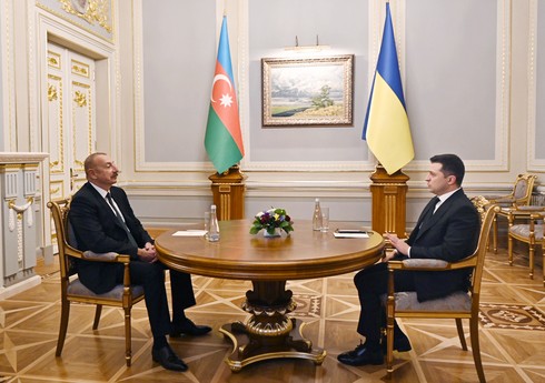 В Киеве проходит встреча президентов Азербайджана и Украины