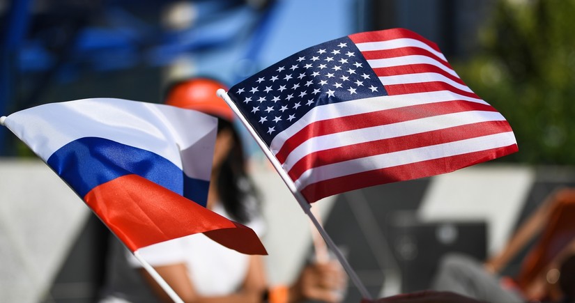 СМИ: США вынуждены ограничивать санкции против РФ из-за боязни повышения цен на нефть
