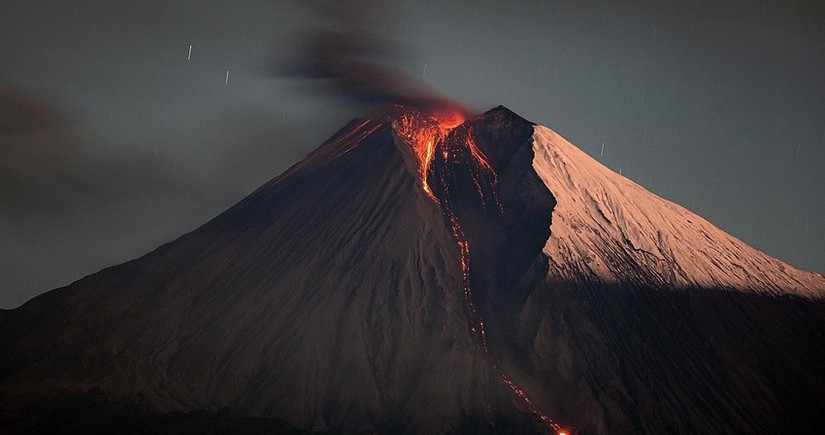 Ebeko volcano in Northern Kuril Islands throws ash to height of 2.5 km