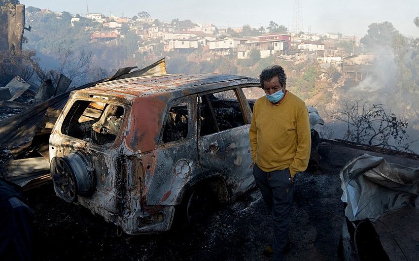 В результате лесных пожаров в Чили погибли двое, ранены десятки человек