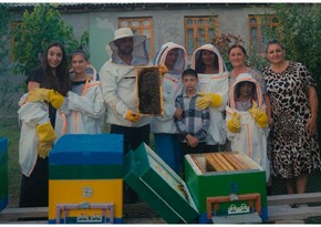 Leyla Aliyeva, Arzu Aliyeva meet participant of Young beekeeper project in Gabala