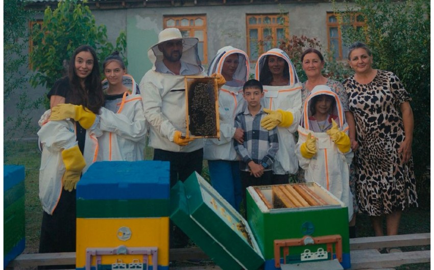 Leyla Aliyeva, Arzu Aliyeva meet participant of Young beekeeper project in Gabala