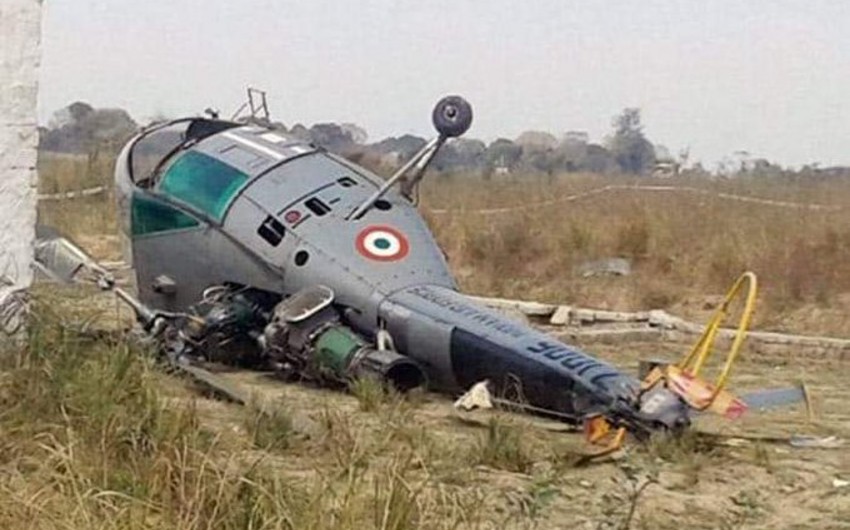 В Индии потерпел крушение военный вертолет, погибли пилоты