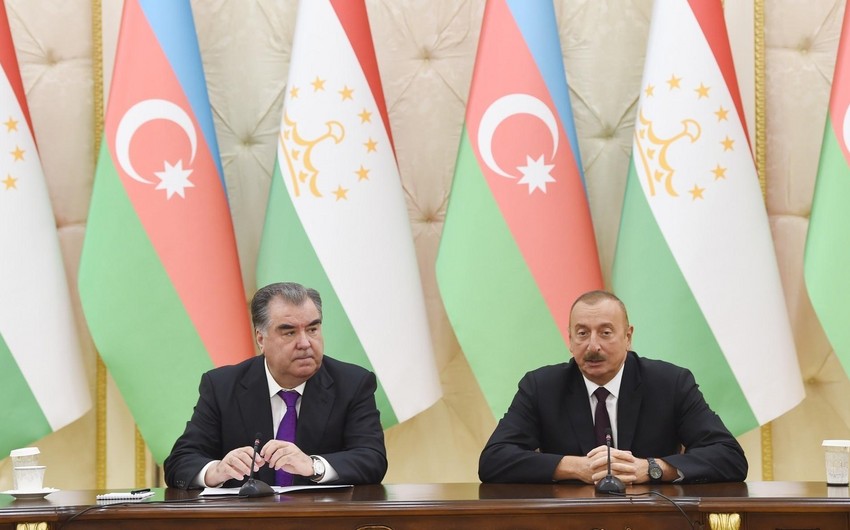Состоялся телефонный разговор президентов Азербайджана и Таджикистана