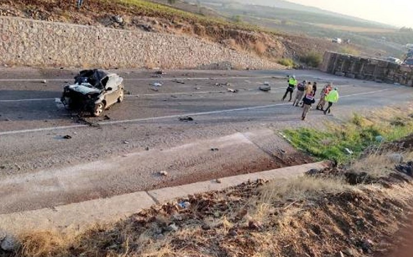 Türkiyədə yol qəzası olub, 4 nəfər ölüb, 2 nəfər yaralanıb