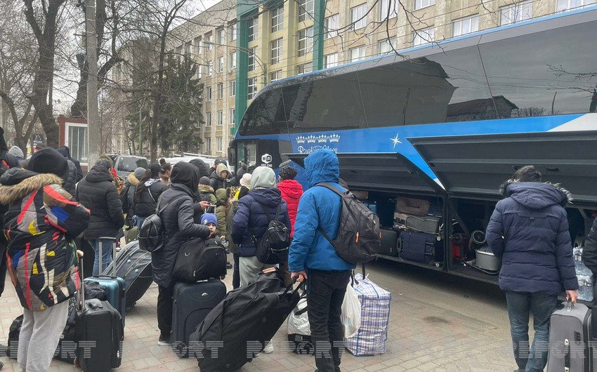 Очередная группа перебравшихся из Украины в Молдову азербайджанцев вылетела на родину