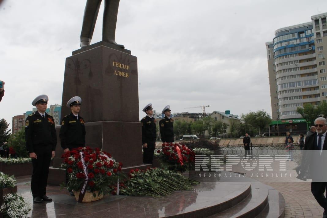 Памятник пятикратному чемпиону мира Али Алиеву