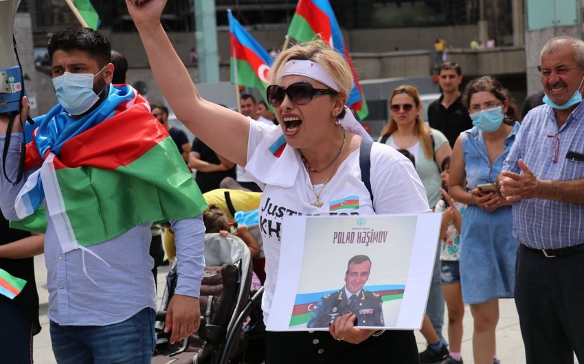 Азербайджанцы проводят акцию протеста перед посольством Армении в США
