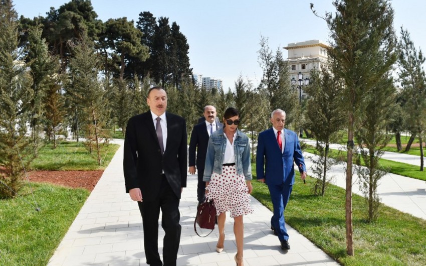 President Ilham Aliyev reviewed conditions created at new park in Nasimi district