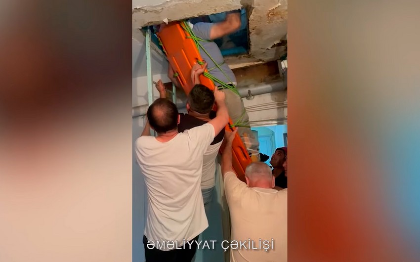 Bakıda yaşayış binasının damında köməksiz qalan vətəndaş xilas edilib  