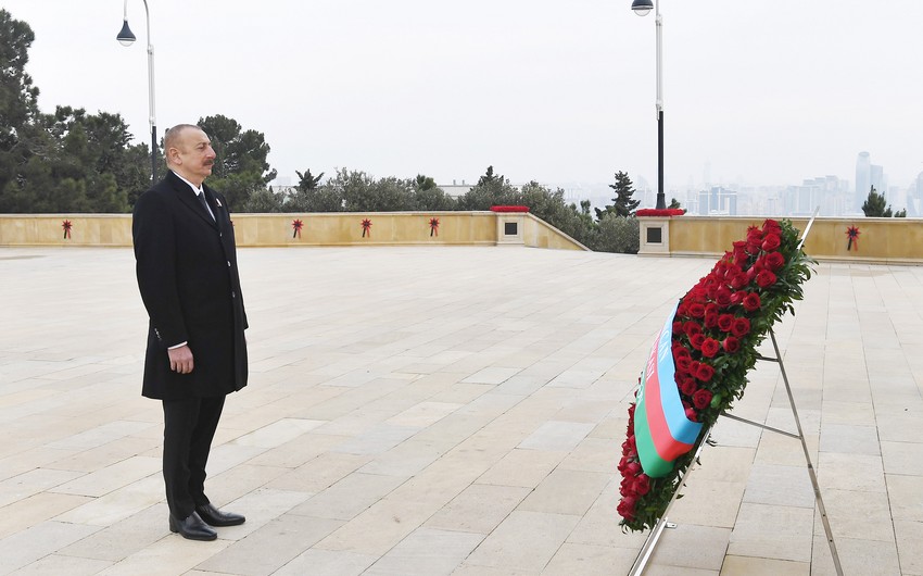 Prezident İlham Əliyev Şəhidlər xiyabanını ziyarət edib