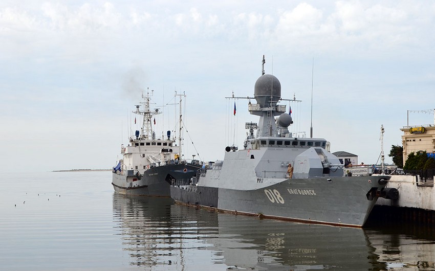 Военные корабли Каспийской флотилии РФ покинули бакинский порт
