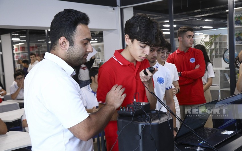 Azerbaijani schoolchildren make second contact with International Space Station