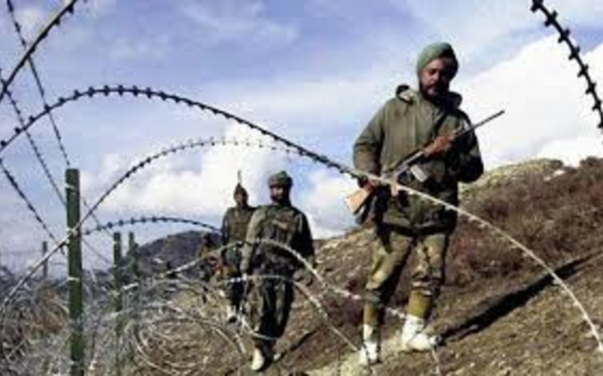 Трое пакистанских военных погибли в перестрелке на границе с Индией