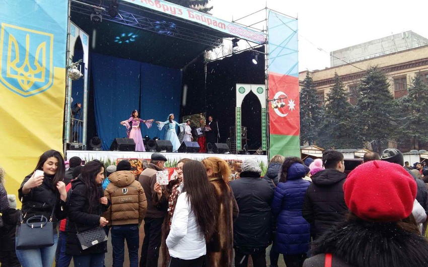 ​К празднику Новруз азербайджанцев Украины присоединились представители других национальных общин