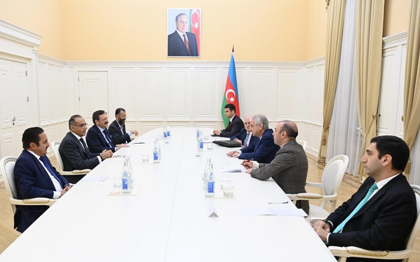 Azerbaijan's deputy PM meets with leaders of ICCIA
