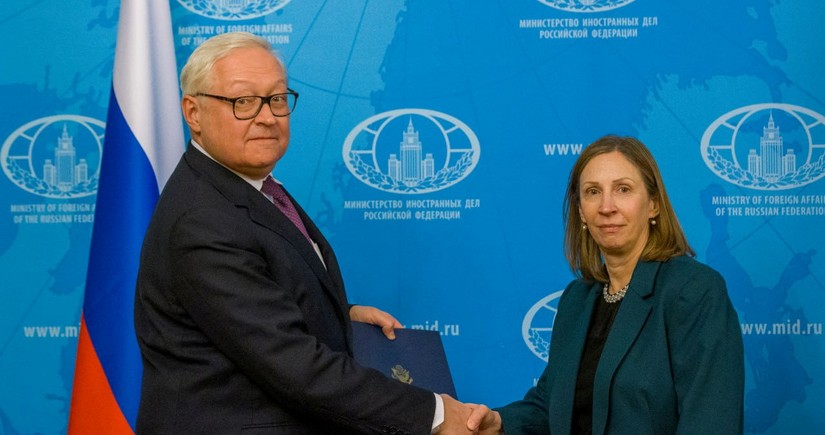Рябков: Посол США уехала на определенное время из России