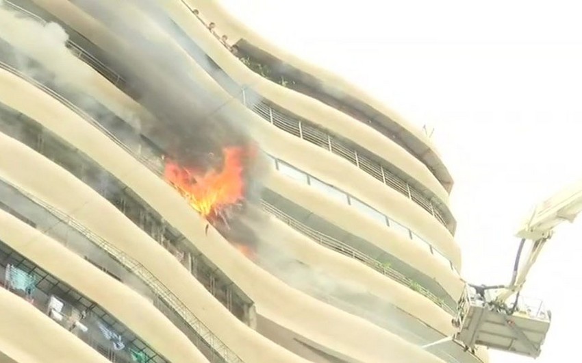 Fire breaks out at Mumbai highrise, 2 dead, 14 injured