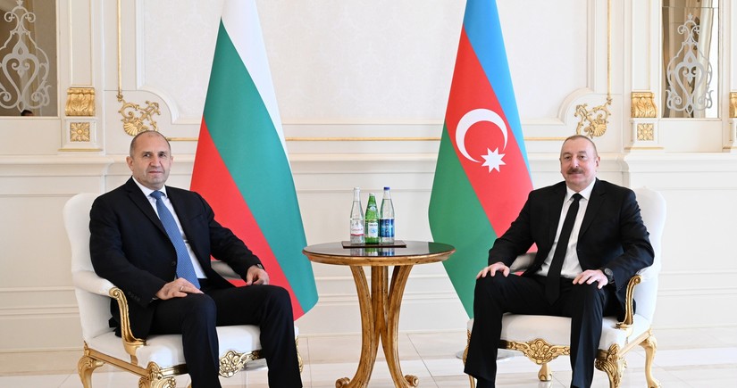President Ilham Aliyev holds one-on-one meeting with President of Bulgaria